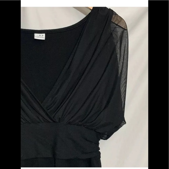 Three dots Black Plunge V Neck Sheer Shoulder top - Picture 4 of 5